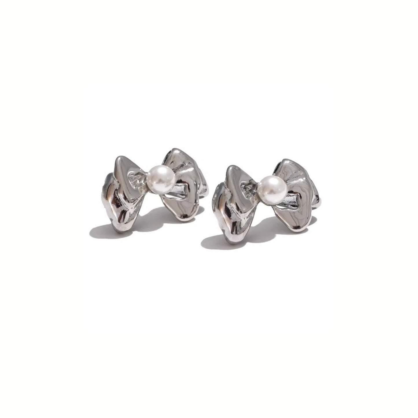 Minnie Bow Pearl Stud Earrings