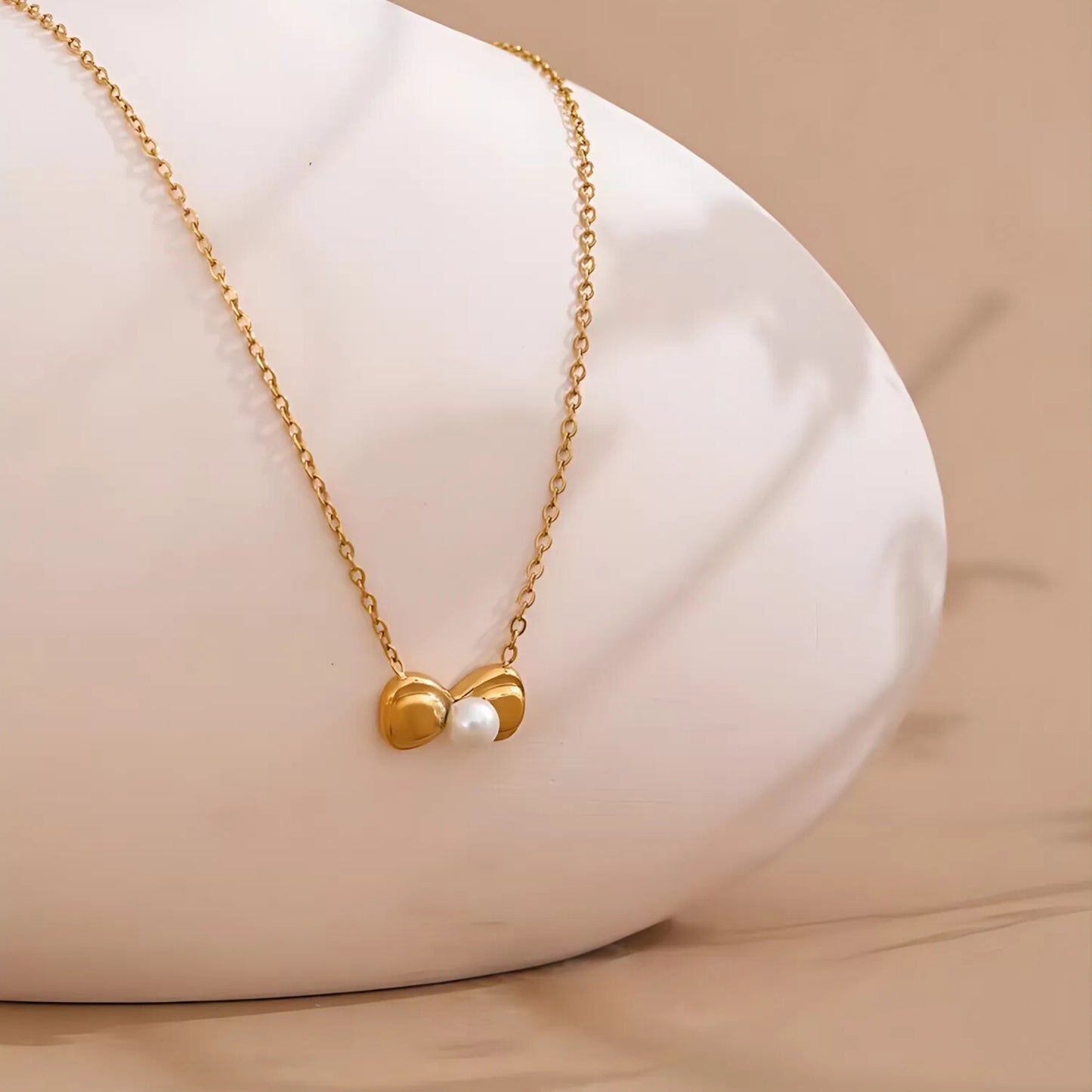 18K Gold Plated Stainless Steel Hypoallergenic Waterproof Tarnish Free Waterproof Sweatproof No-Fade Mini Bow Pearl Necklace The Aura