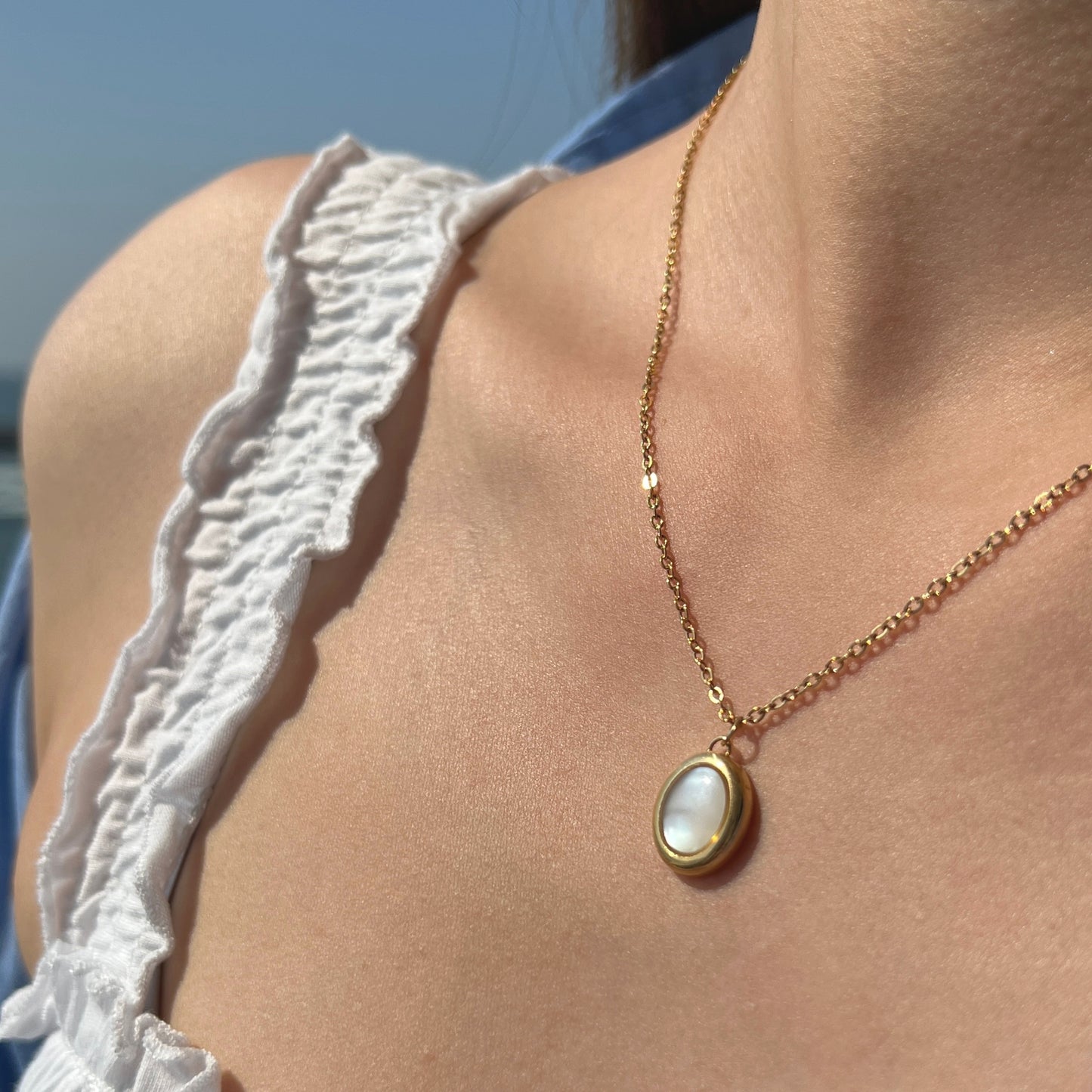 Gold Plated Stainless Steel Hypoallergenic Waterproof Tarnish Free Solo Blanc Necklaces The Aura