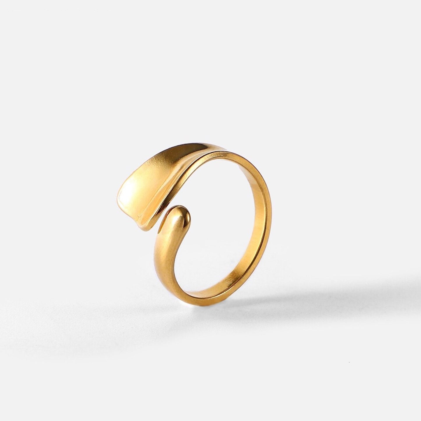 18K Gold Plated Stainless Steel Hypoallergenic Waterproof Tarnish Free Curly Flap Rings The Aura